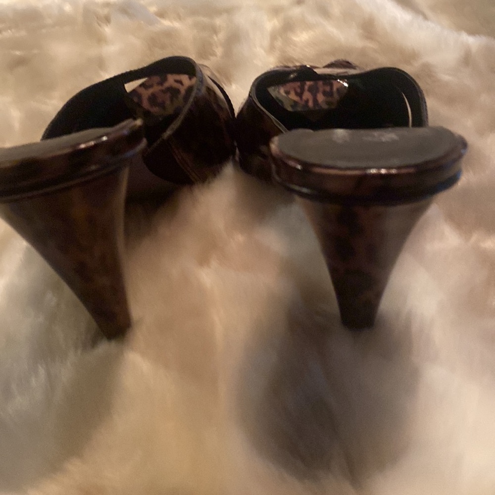 New animal print leather slide heels. 2.5 heel comfortable and beautiful - Picture 7 of 7
